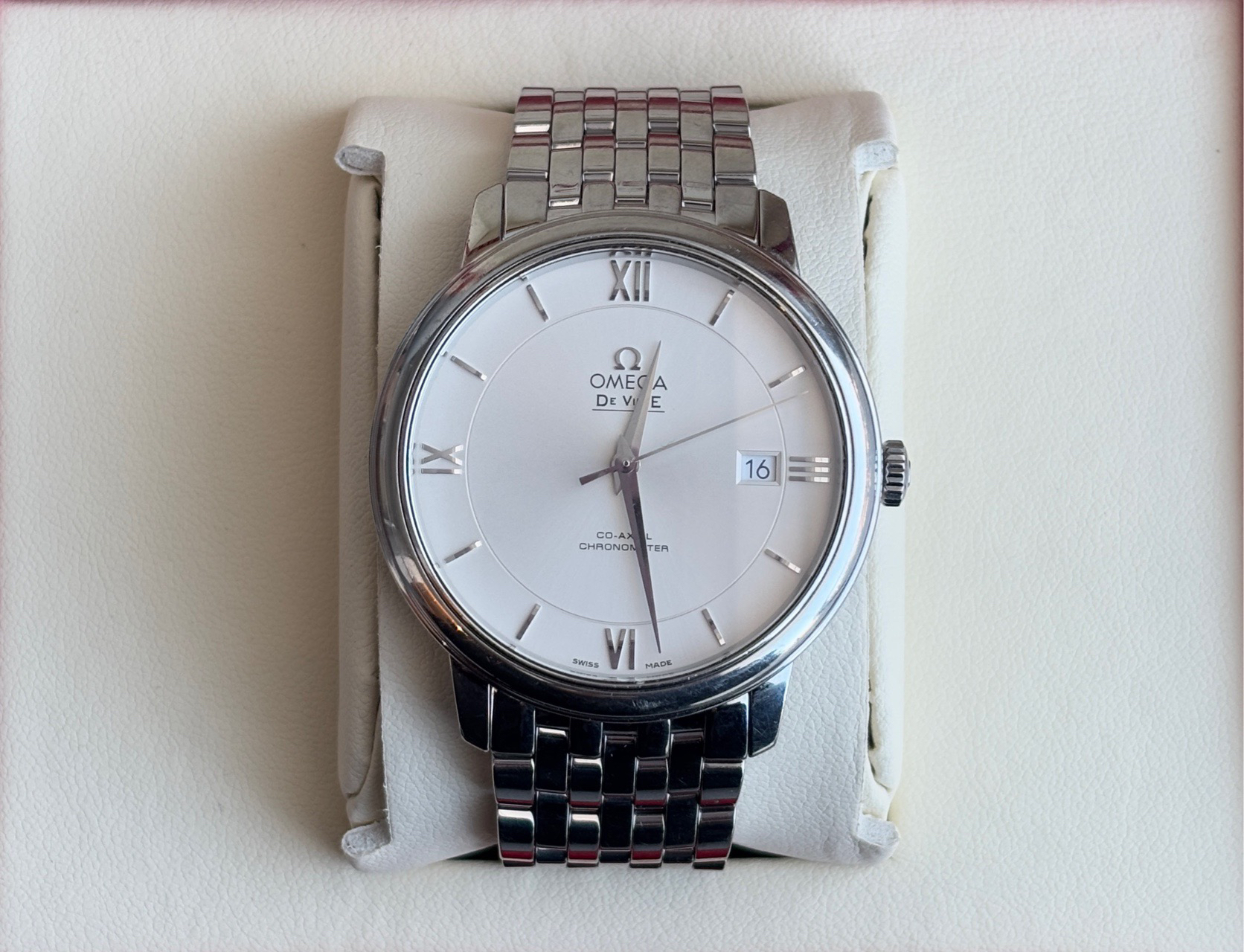 95新 Omega/欧米茄 蝶飞系列 424.13.40.20.02.001 单表