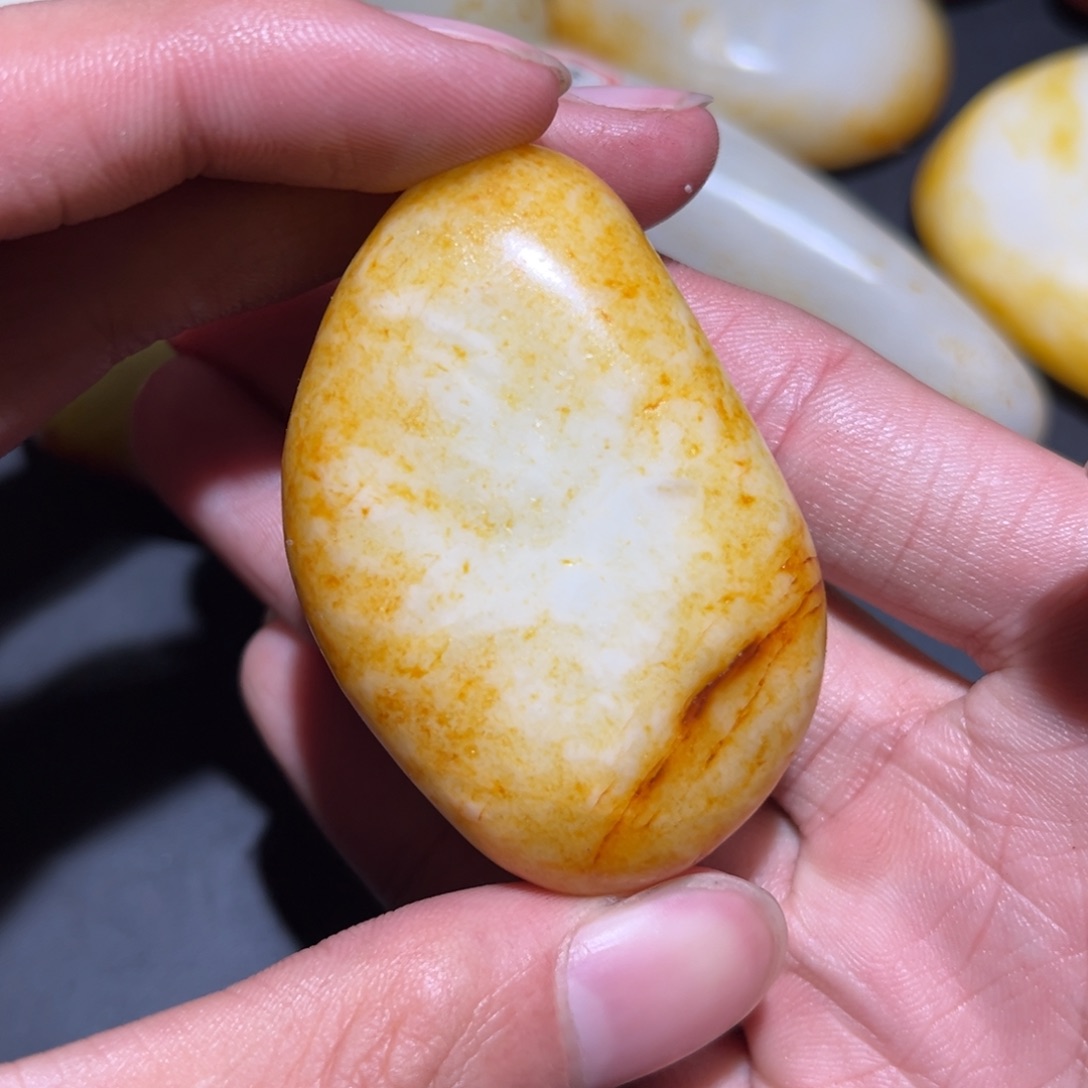 和田玉未镶嵌珠宝奇石