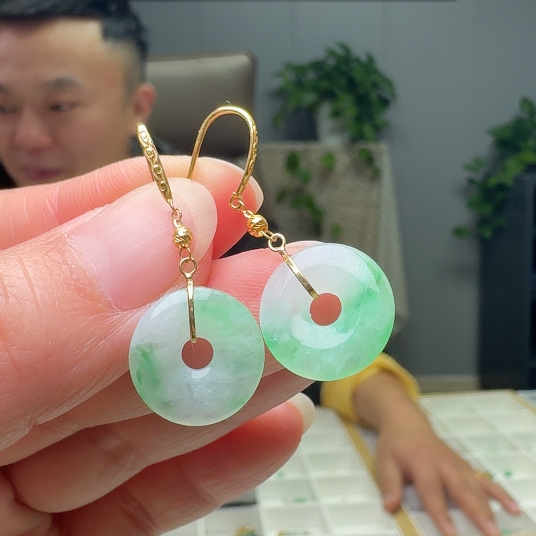 翡翠18K金镶嵌耳饰天然