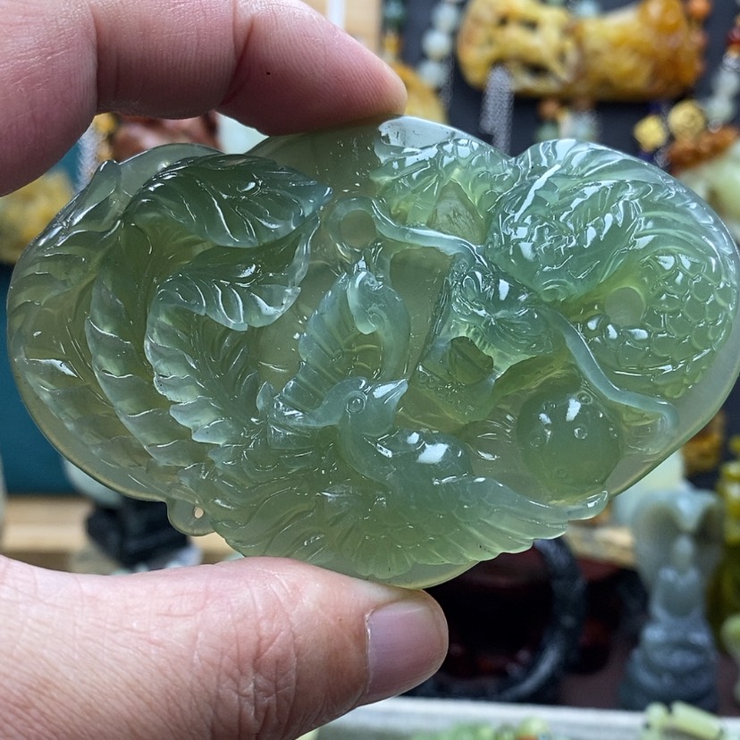 【闪购商品】蛇纹石玉未镶嵌吊坠