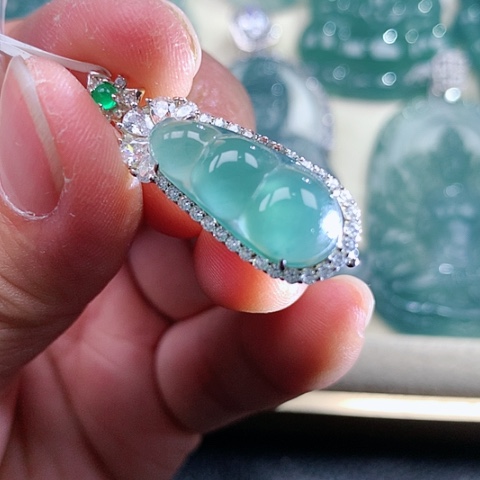 【闪购商品】翡翠颈饰银S925镶嵌天然翡翠