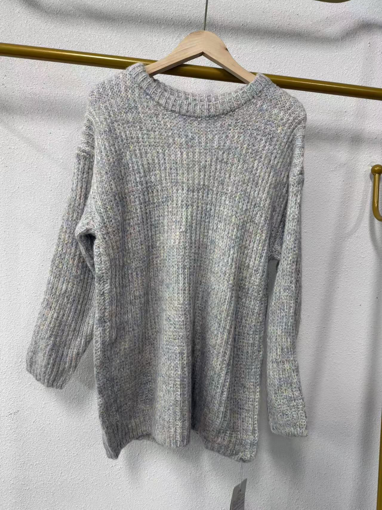 唯琳剪标  8仓A9-3-2254款  花色圆领套头毛衣