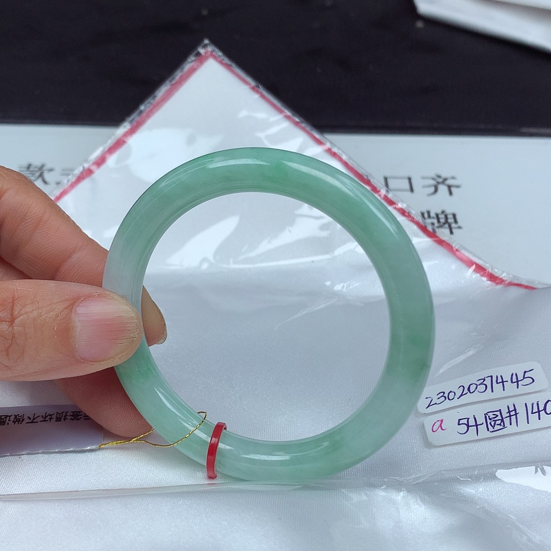 翡翠手镯未镶嵌54圈7445
