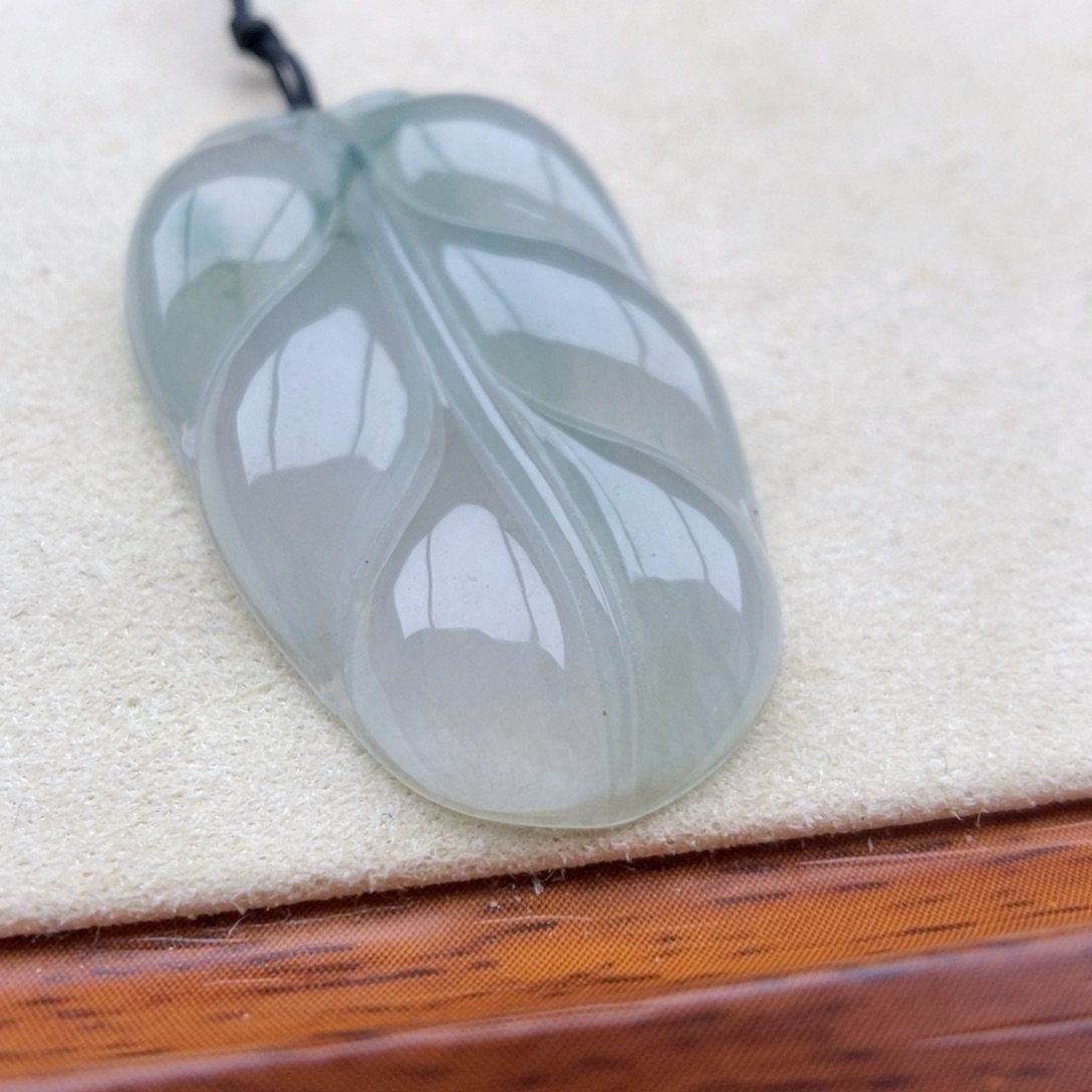 翡翠未镶嵌颈饰吊坠