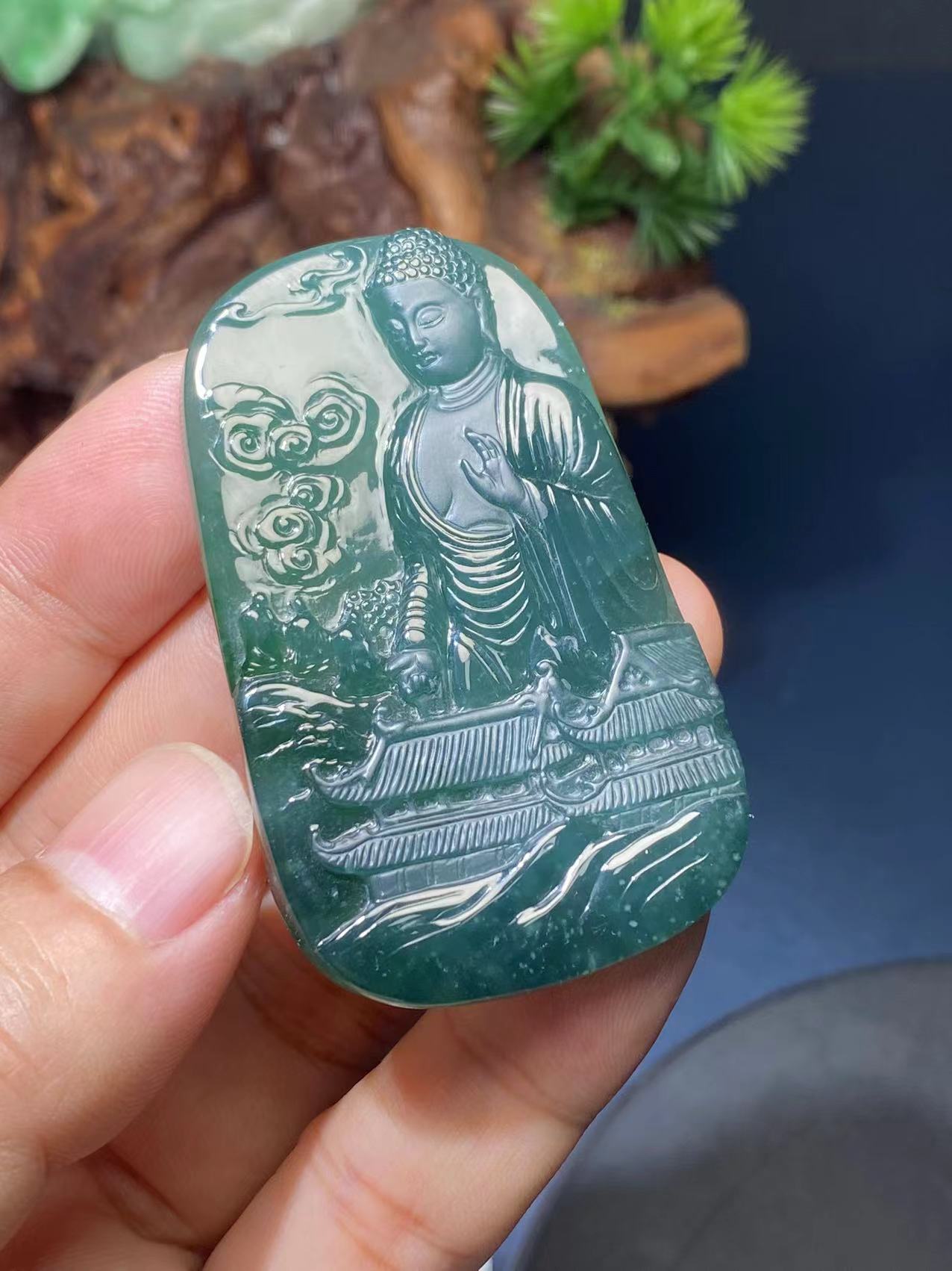 天然A货翡翠危地马拉高冰蓝绿糯化阿弥守护神吊坠挂坠61-37.6-6.8