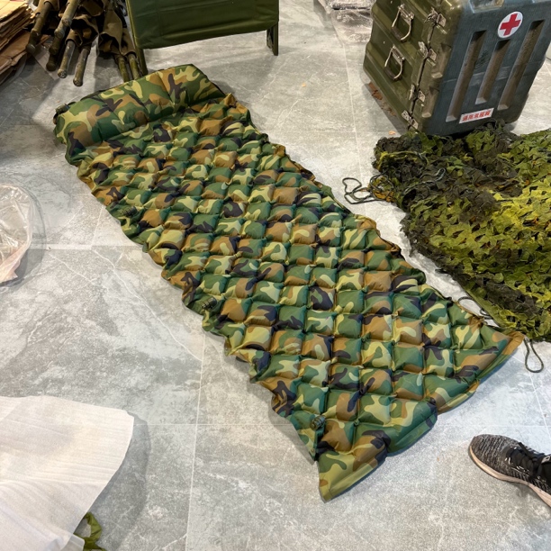 正品绿色野营气垫床便携式充气床