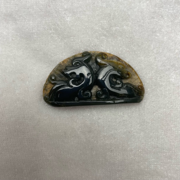 河磨玉古龙凤锁骨坠装饰
