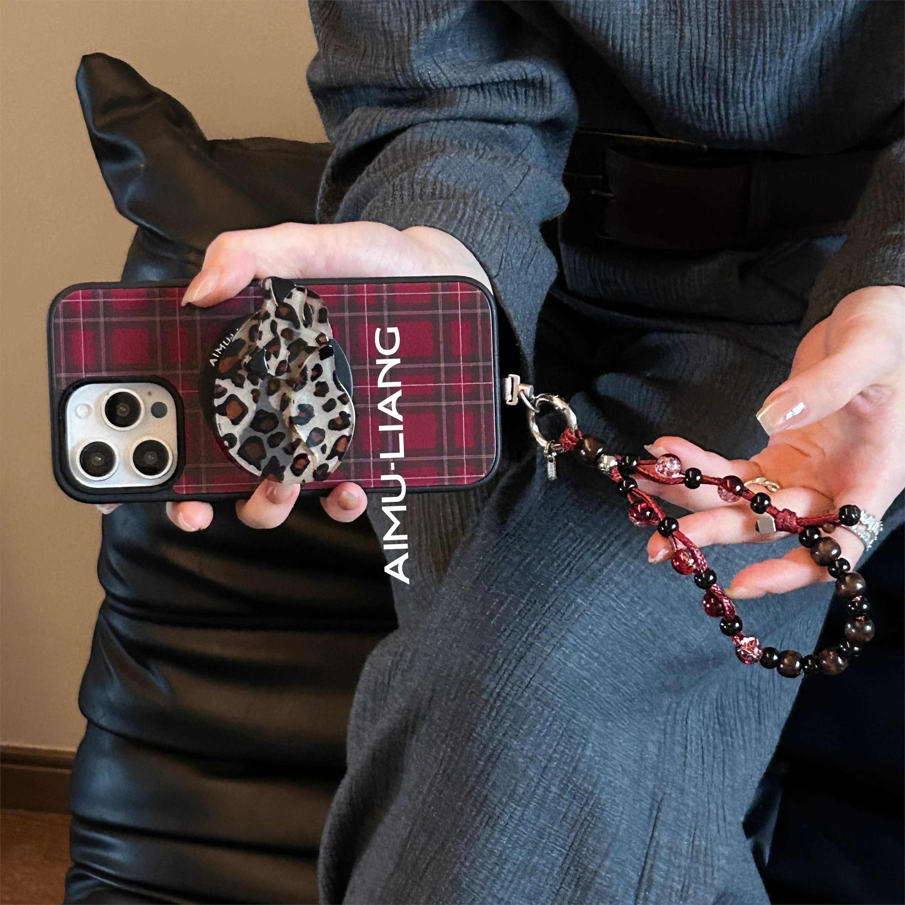 AIMU原创锦鲤红格适用苹果iPhone1716promax手机壳磁吸支架151413