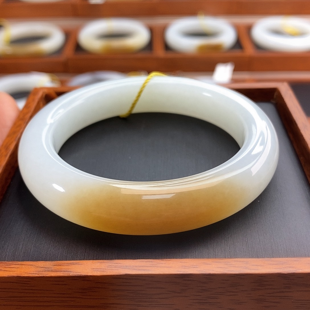 和田玉（糖玉）手镯未镶嵌