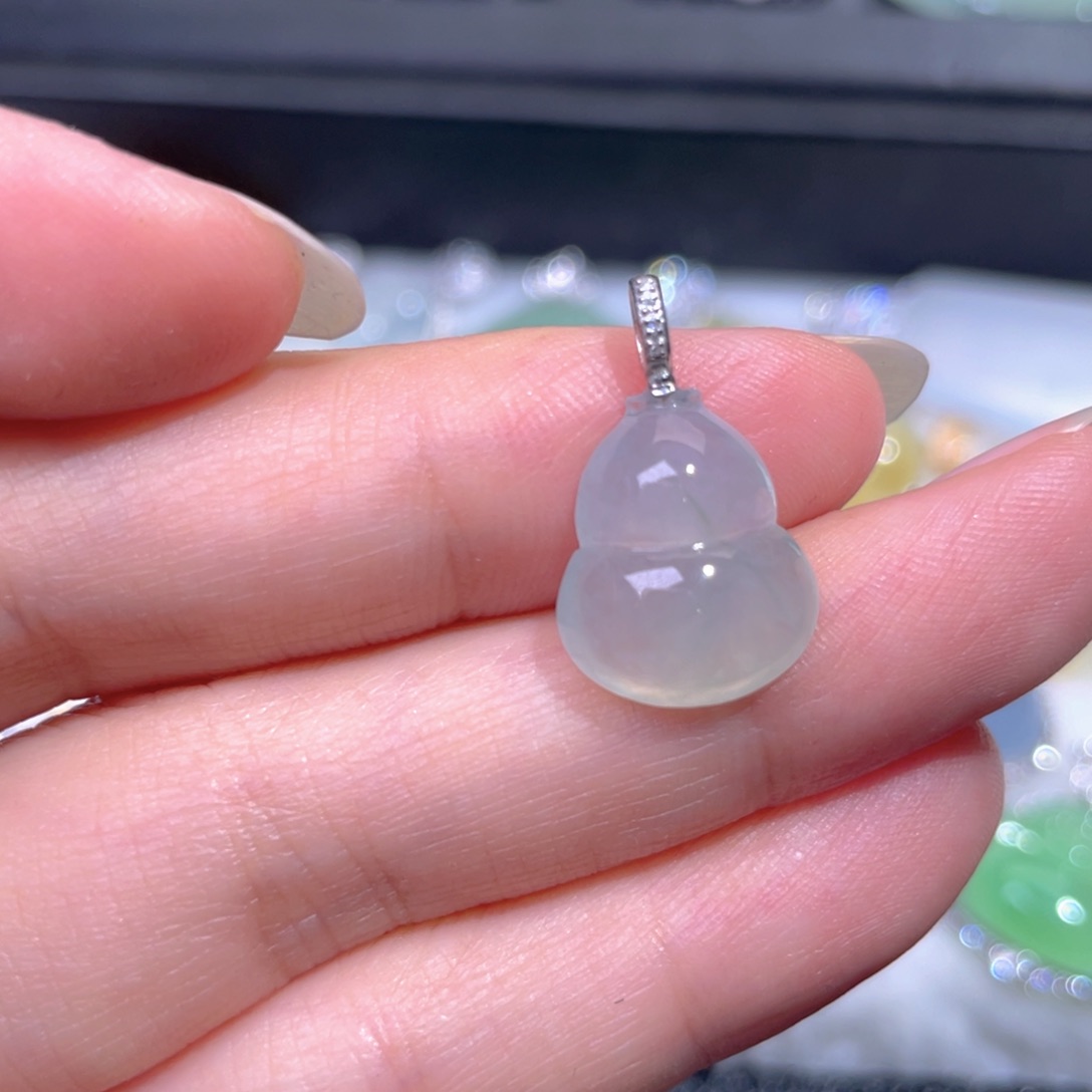 颈饰18K金镶嵌翡翠翡翠