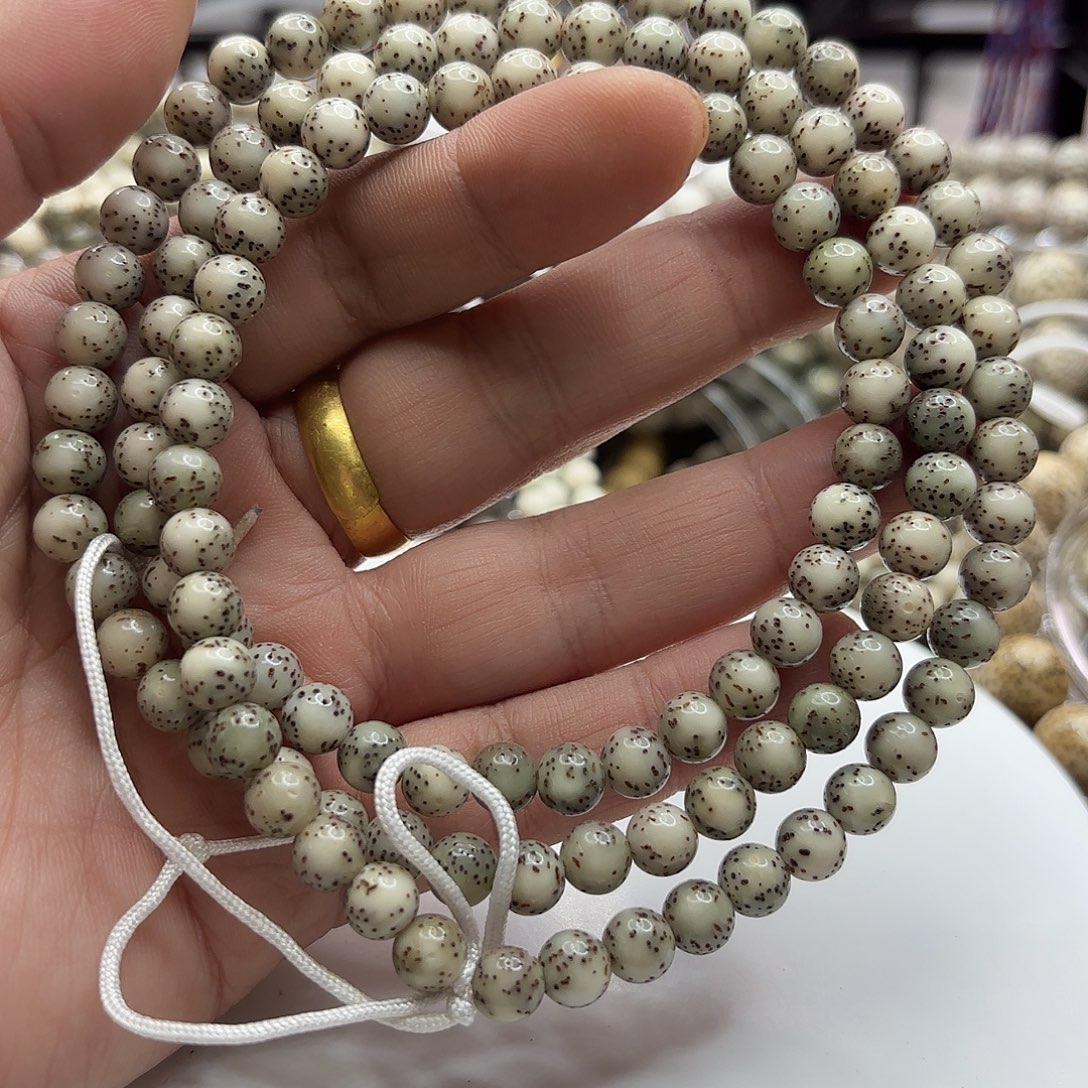 星月菩提手串7龙蛋绿包白