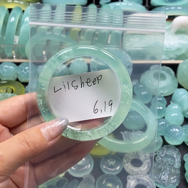 蛇纹石玉未镶嵌手镯L****p