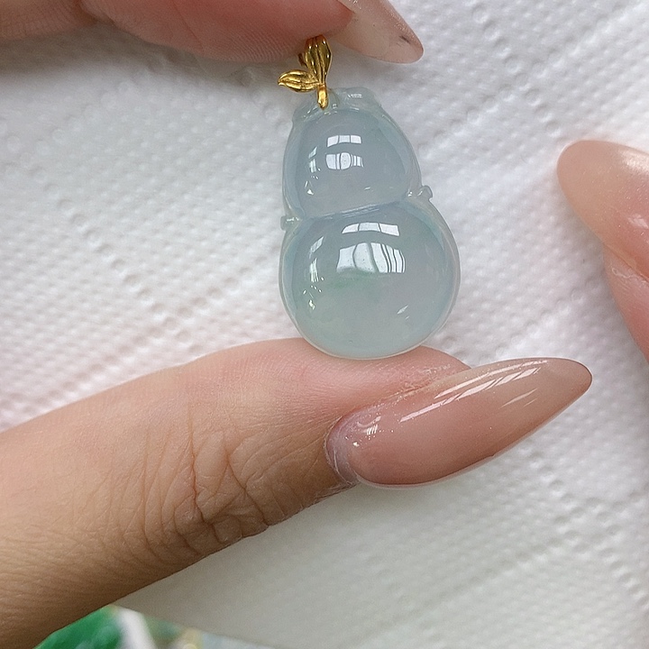 颈饰18K金镶嵌翡翠