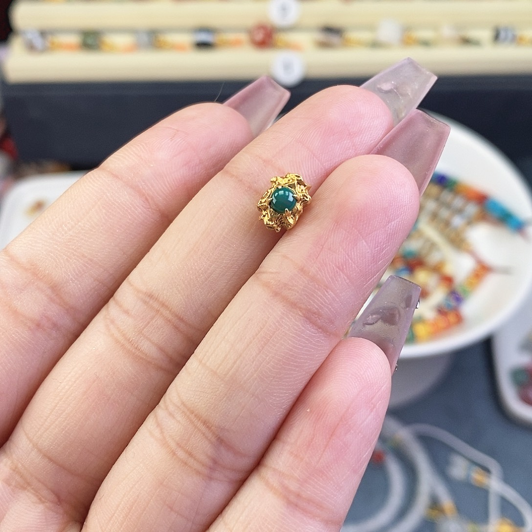 绿松石18K金镶嵌颈饰6.3x5.4x8.2