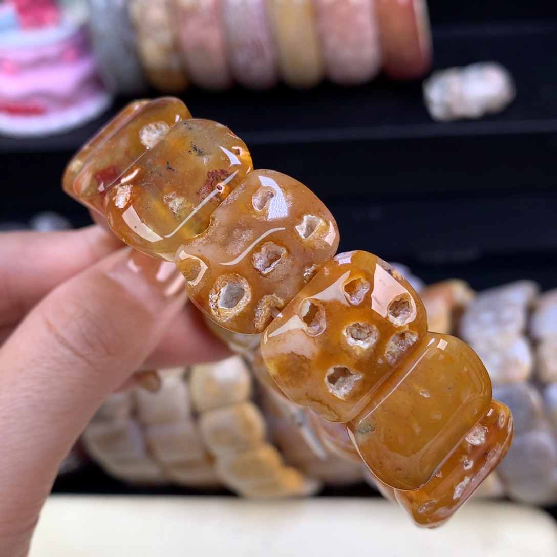 硅化珊瑚（珊瑚玉）未镶嵌颈饰五折漏价手牌9号