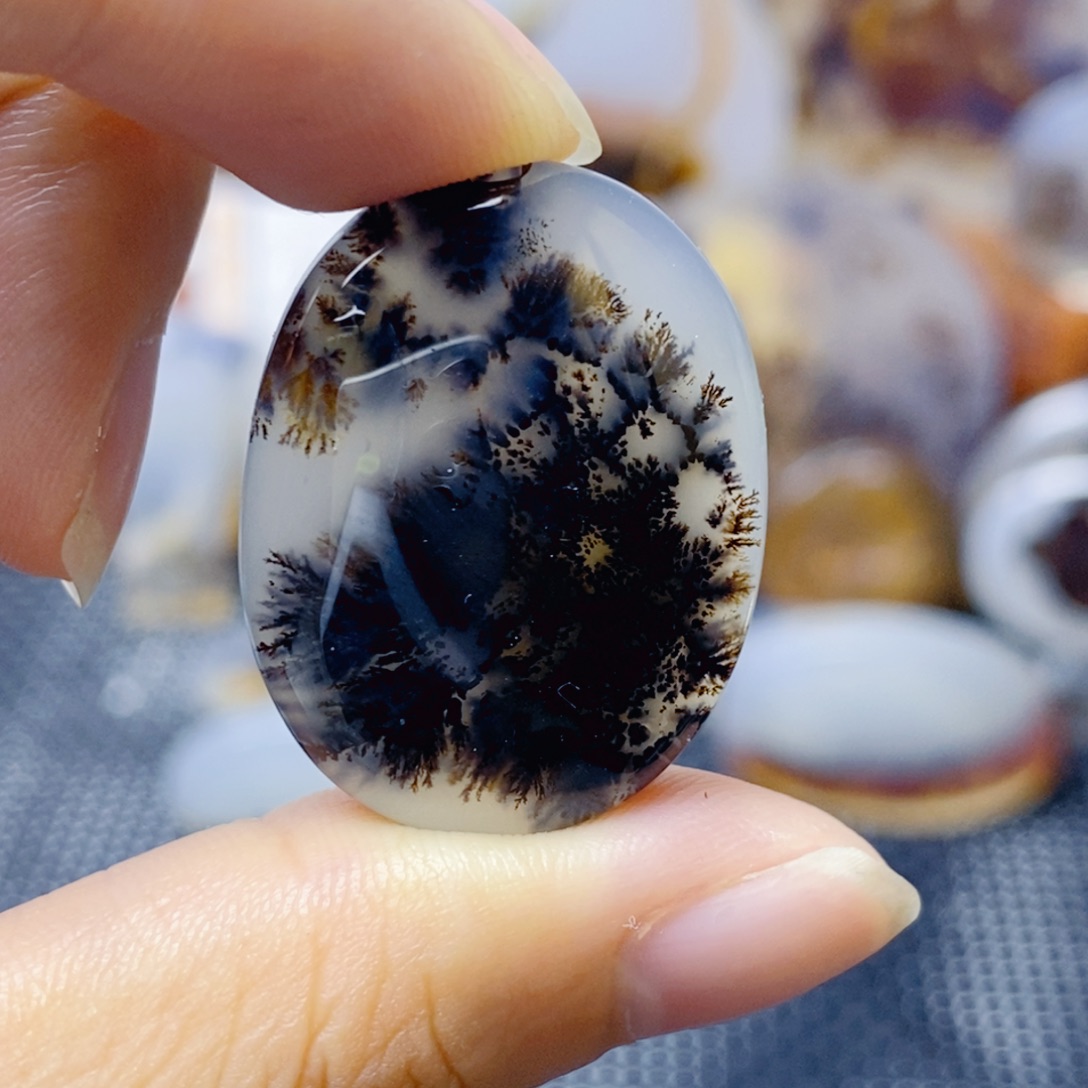 玛瑙/玉髓未镶嵌珠宝奇石