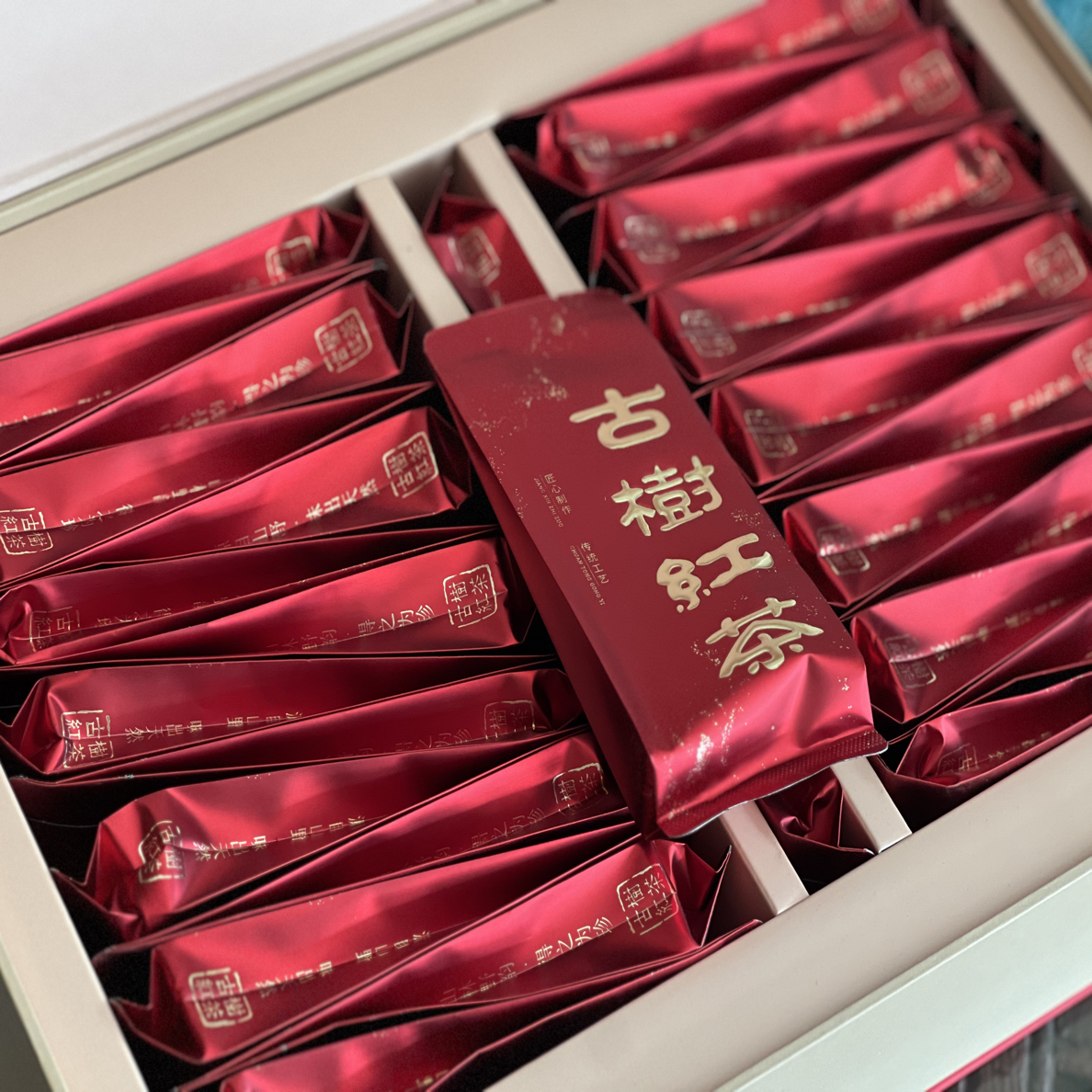 中秋佳节厂家直销，古树晒红，一盒30泡