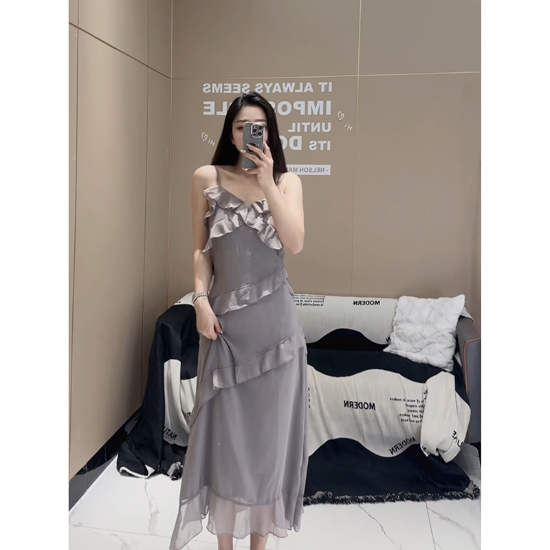 大惠子-夏季吊带连衣裙显瘦露肩海边度假沙滩裙超仙-vv