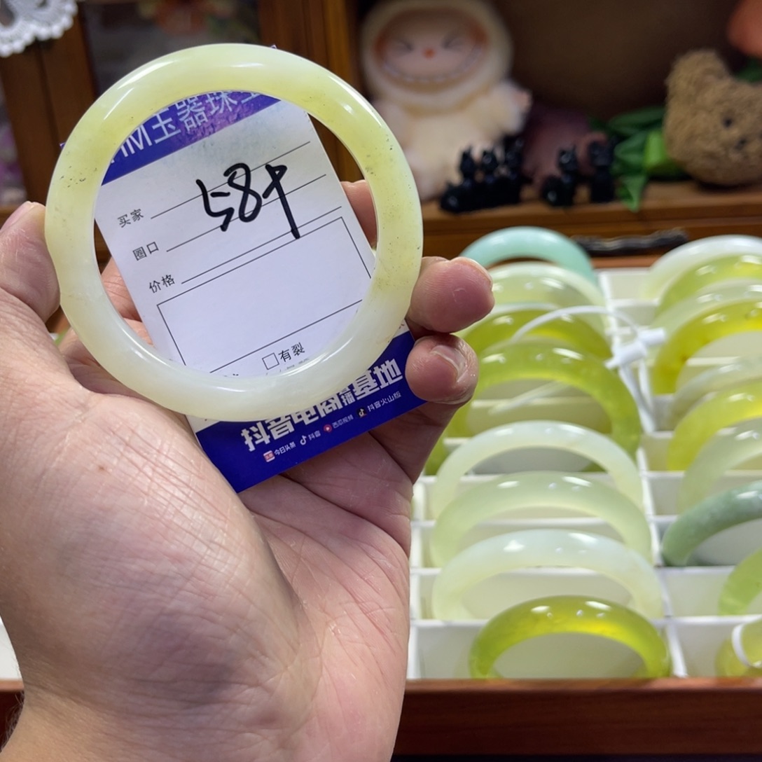 蛇纹石玉未镶嵌手镯290