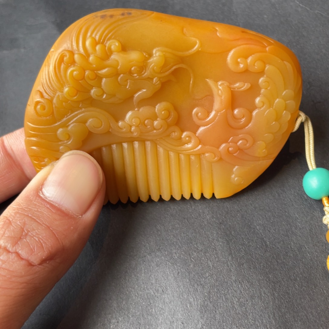 石英质玉黄蜡石挂件未镶嵌张*