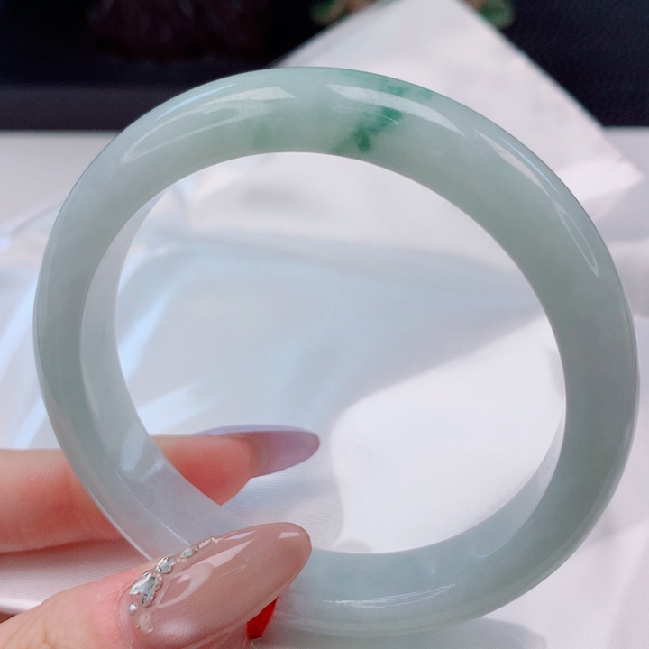 翡翠未镶嵌手镯57圈