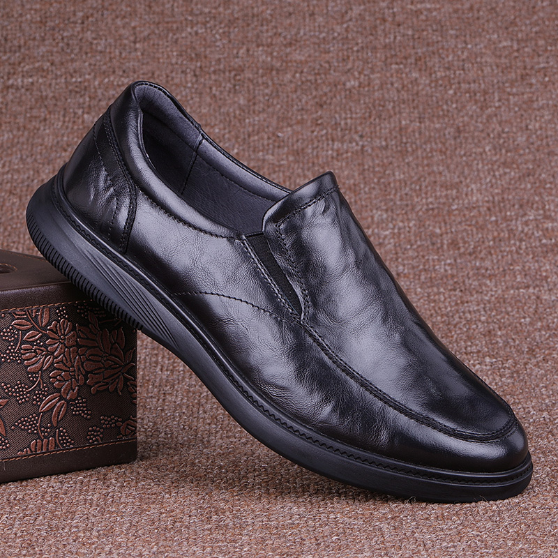 潮牌皮鞋男真皮春秋新款商务休闲男鞋头层牛皮透气防滑软底豆豆鞋