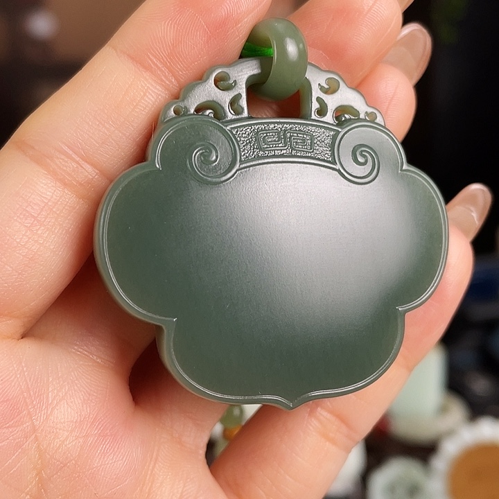 和田玉未镶嵌颈饰定制发货