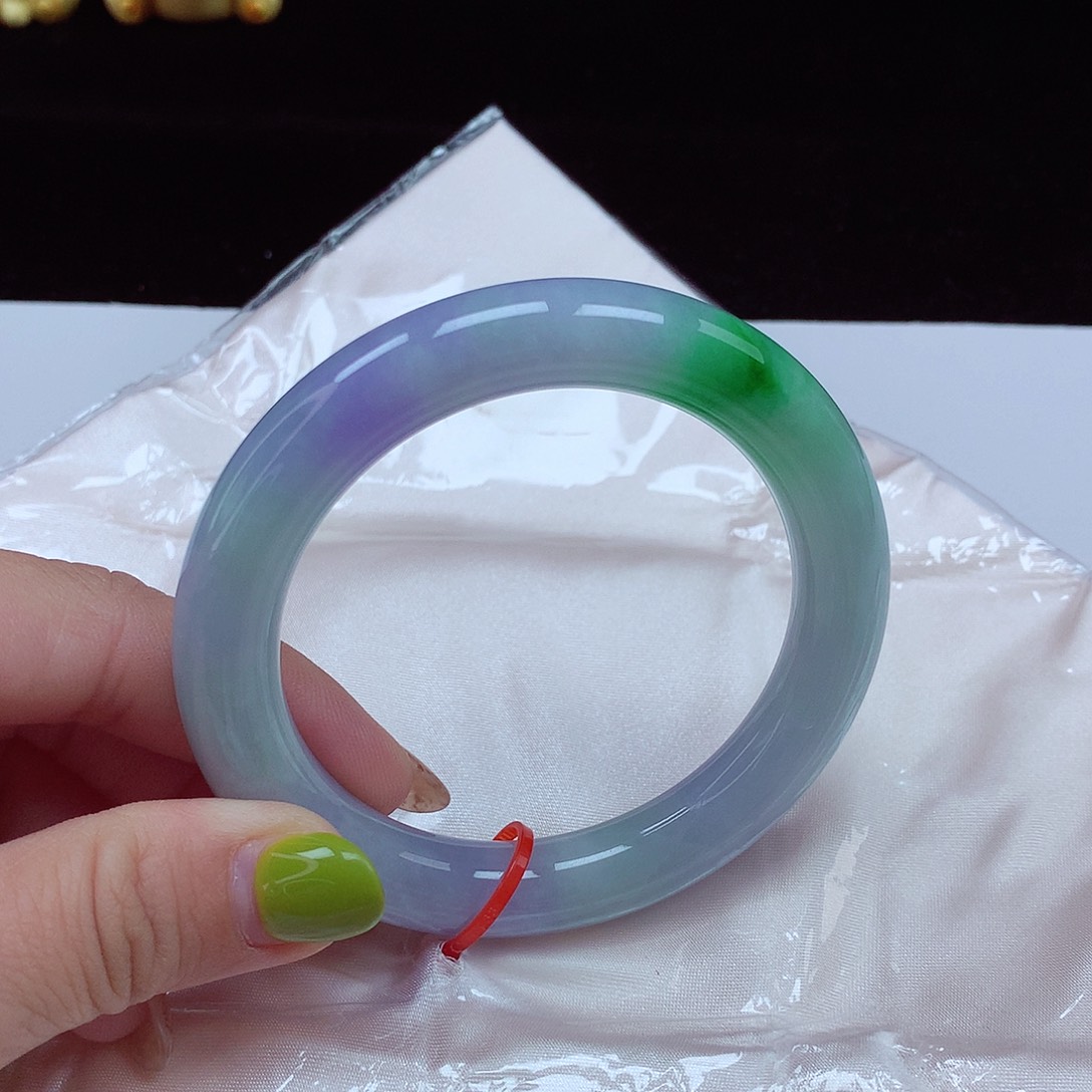 翡翠手镯（圆镯）未镶嵌圈口57