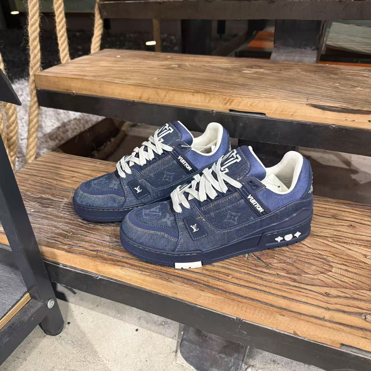 99新 LouisVuitton/路易威登 25年新款蓝色牛仔经典trainer板鞋