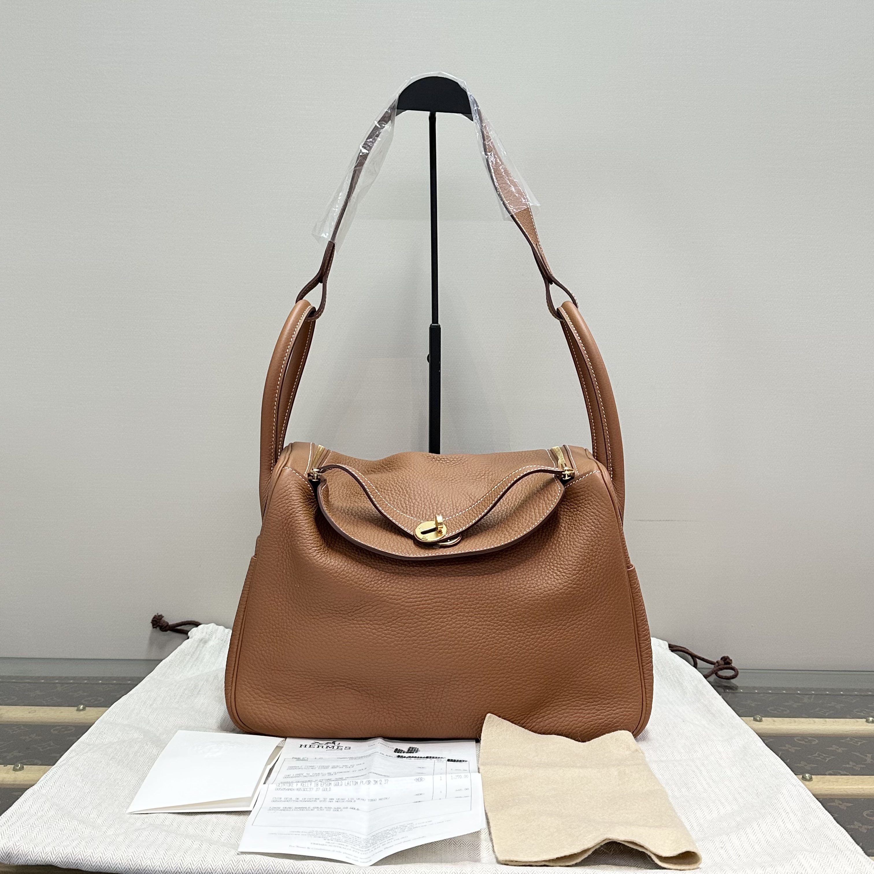 95新 Hermes/爱马仕 金棕金扣Lindy34手提单肩包12243