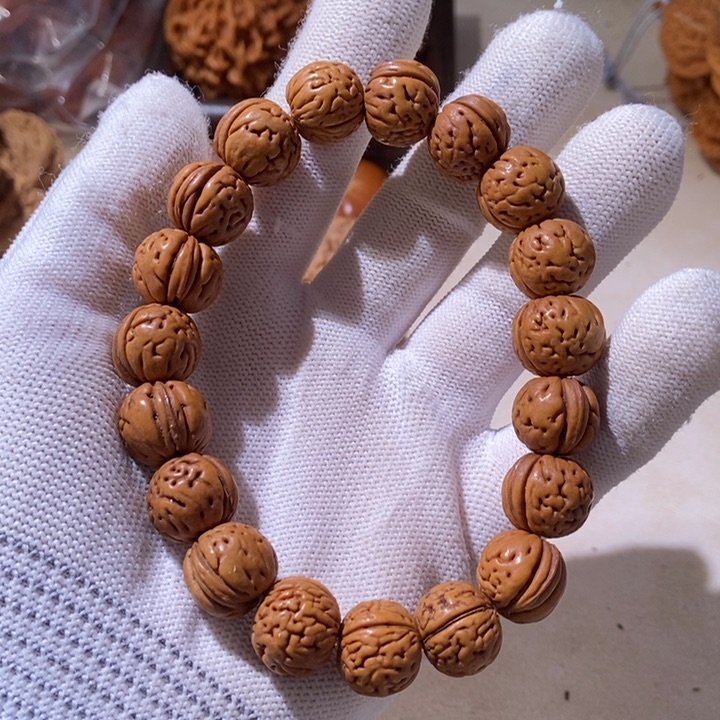 手串文玩核桃…………3