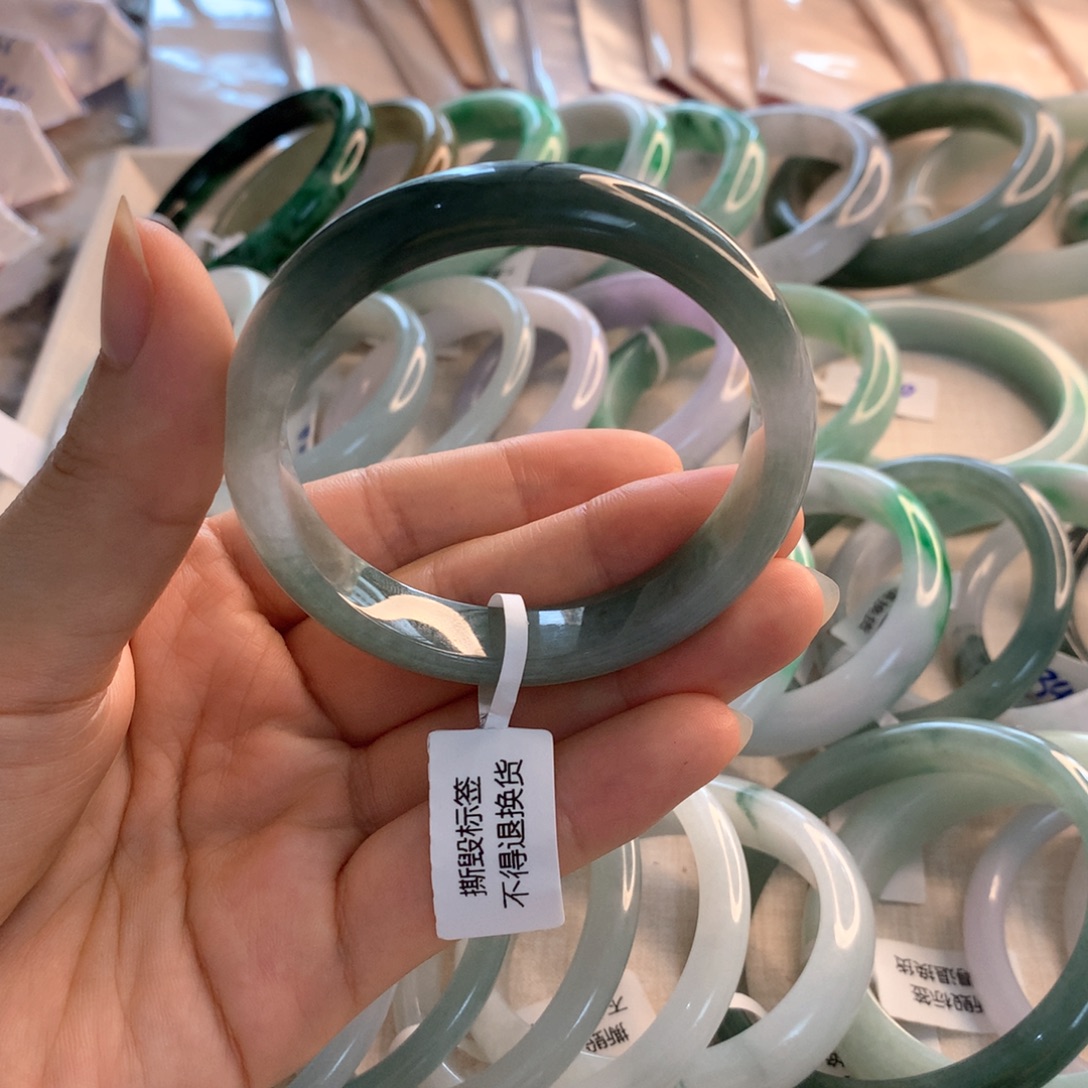 翡翠手镯未镶嵌半山水53.5