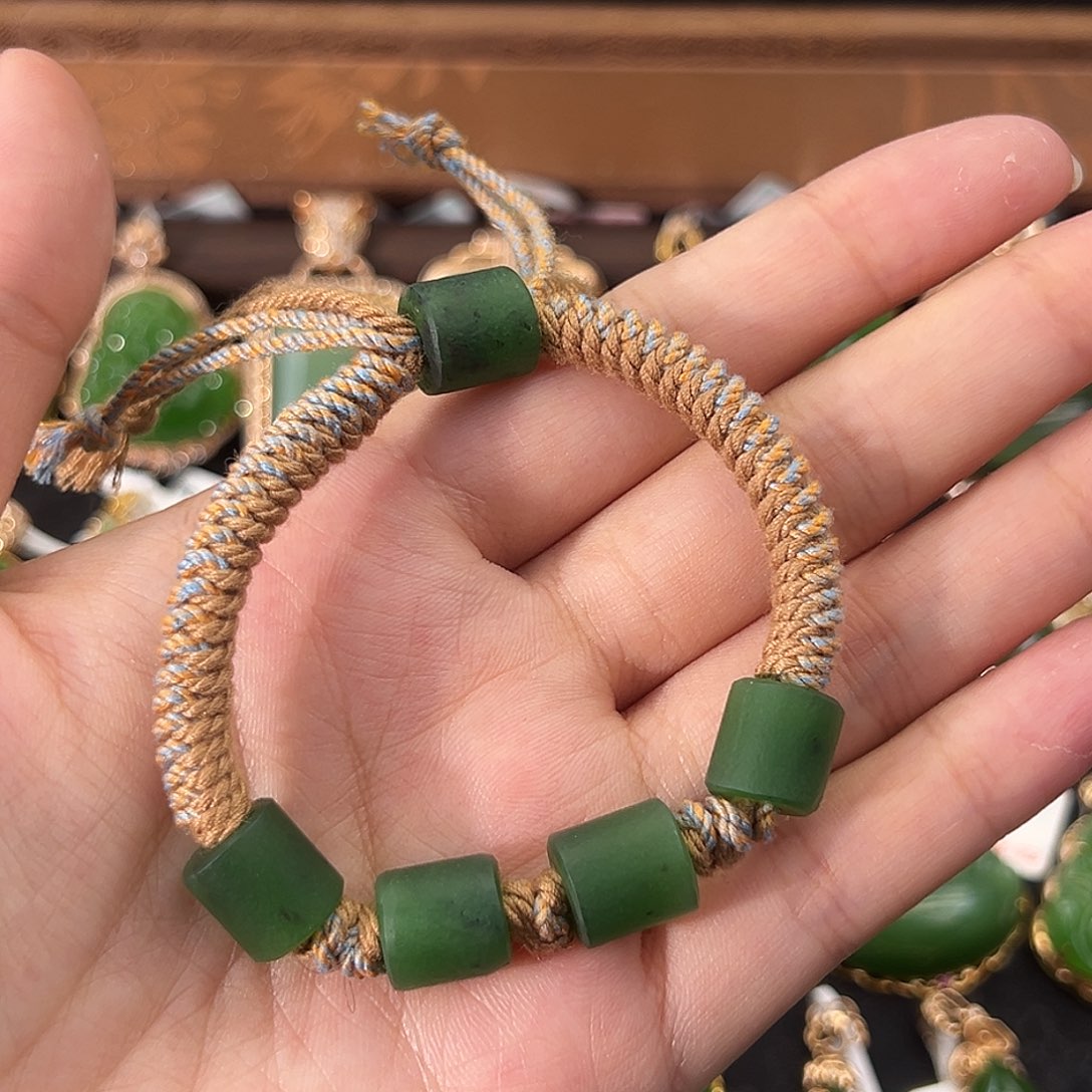 和田玉（碧玉）未镶嵌手链