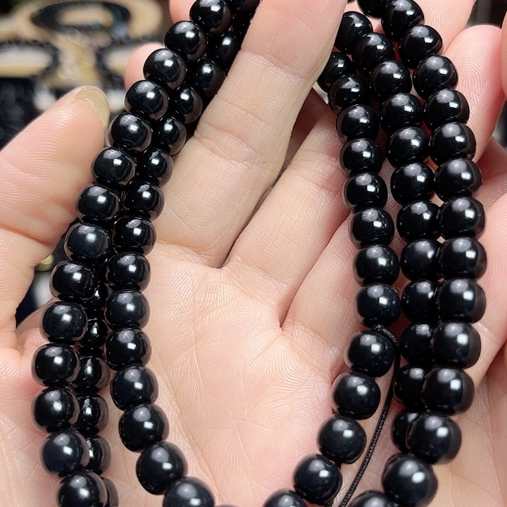 和田玉手链未镶嵌卡8老型珠宝级