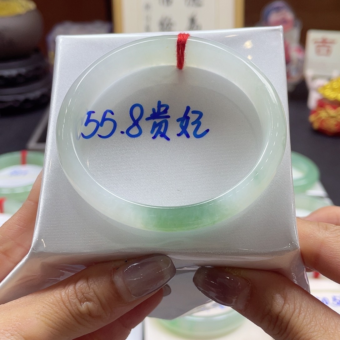 翡翠未镶嵌手镯7 号
