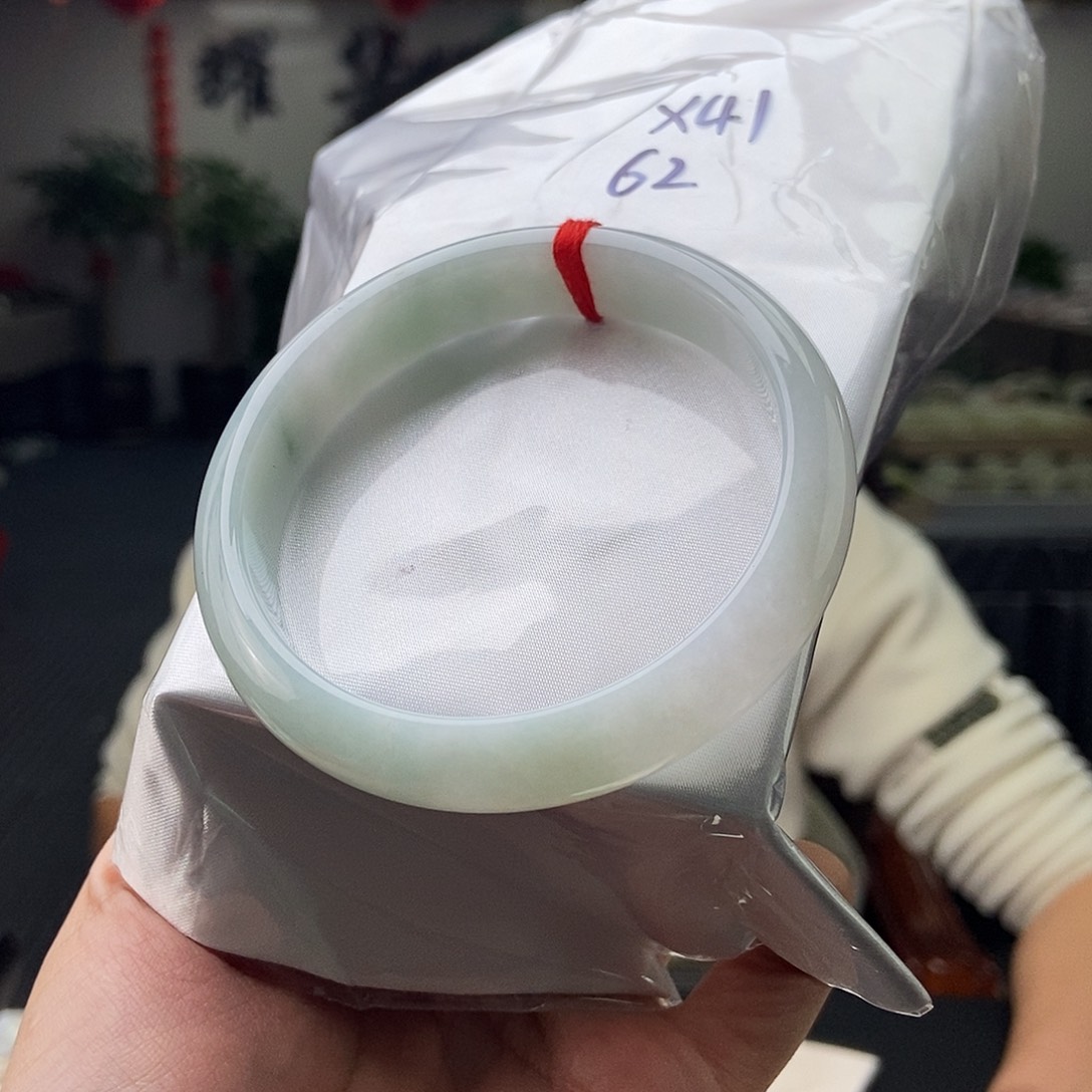 翡翠手镯未镶嵌拍一发一