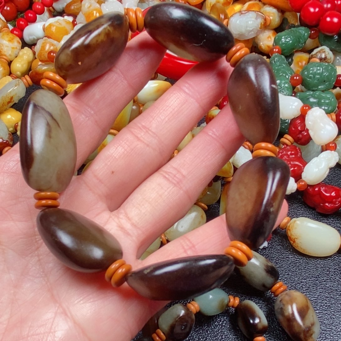 和田玉手链未镶嵌钟*