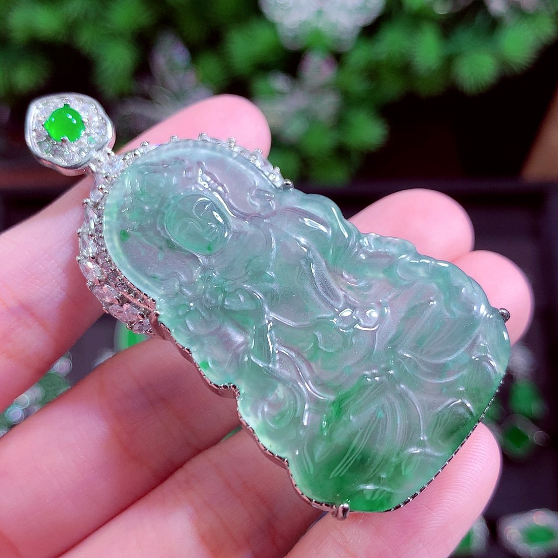 颈饰未镶嵌翡翠天然
