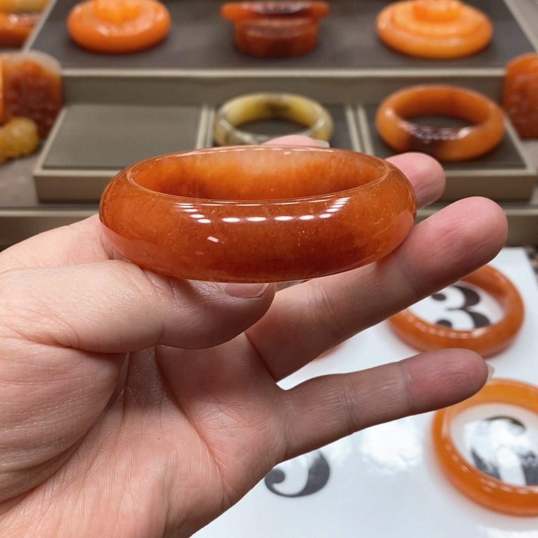 石英质玉（黄龙玉）未镶嵌手镯卷*卷