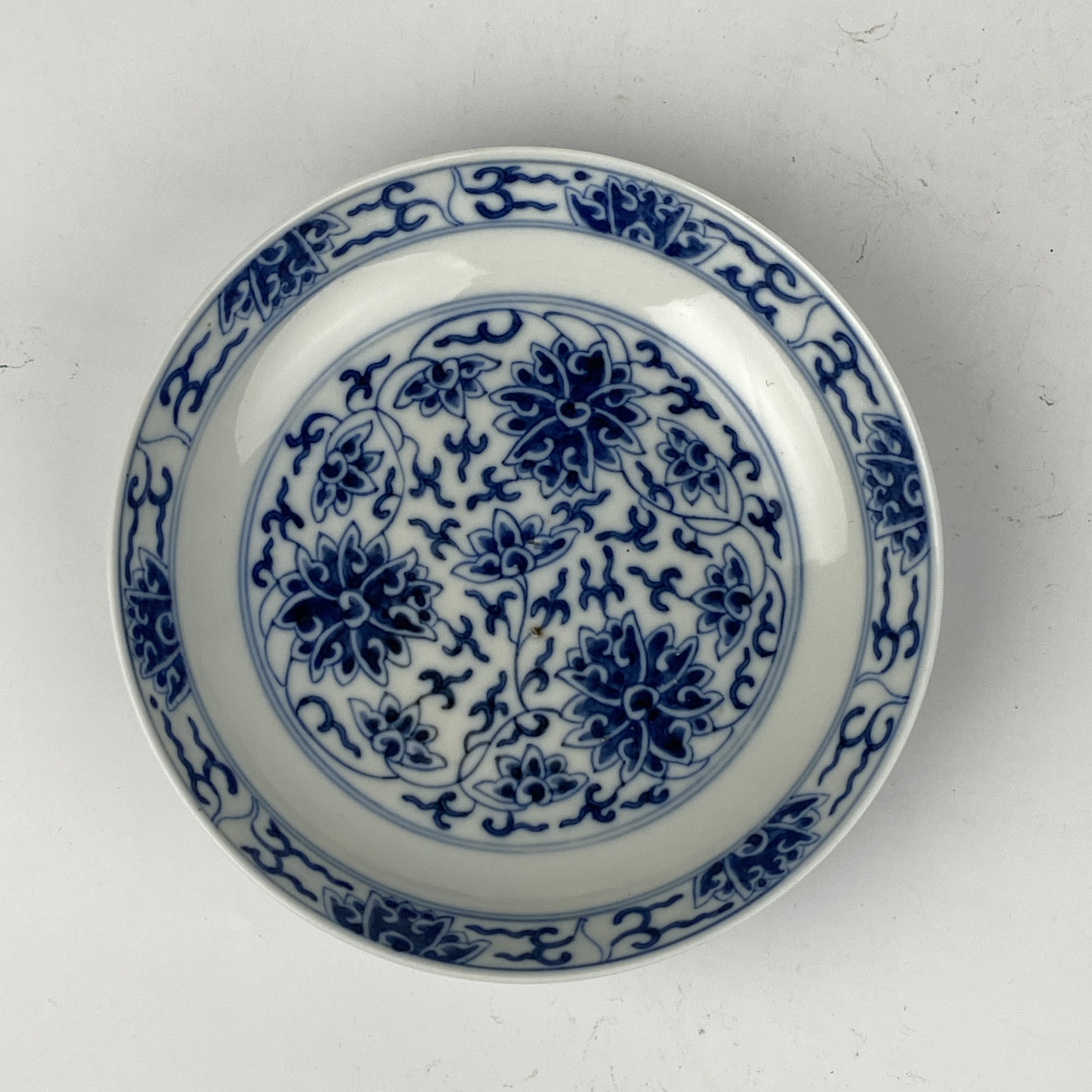 6195·青花缠枝莲纹盘【古董拍卖】