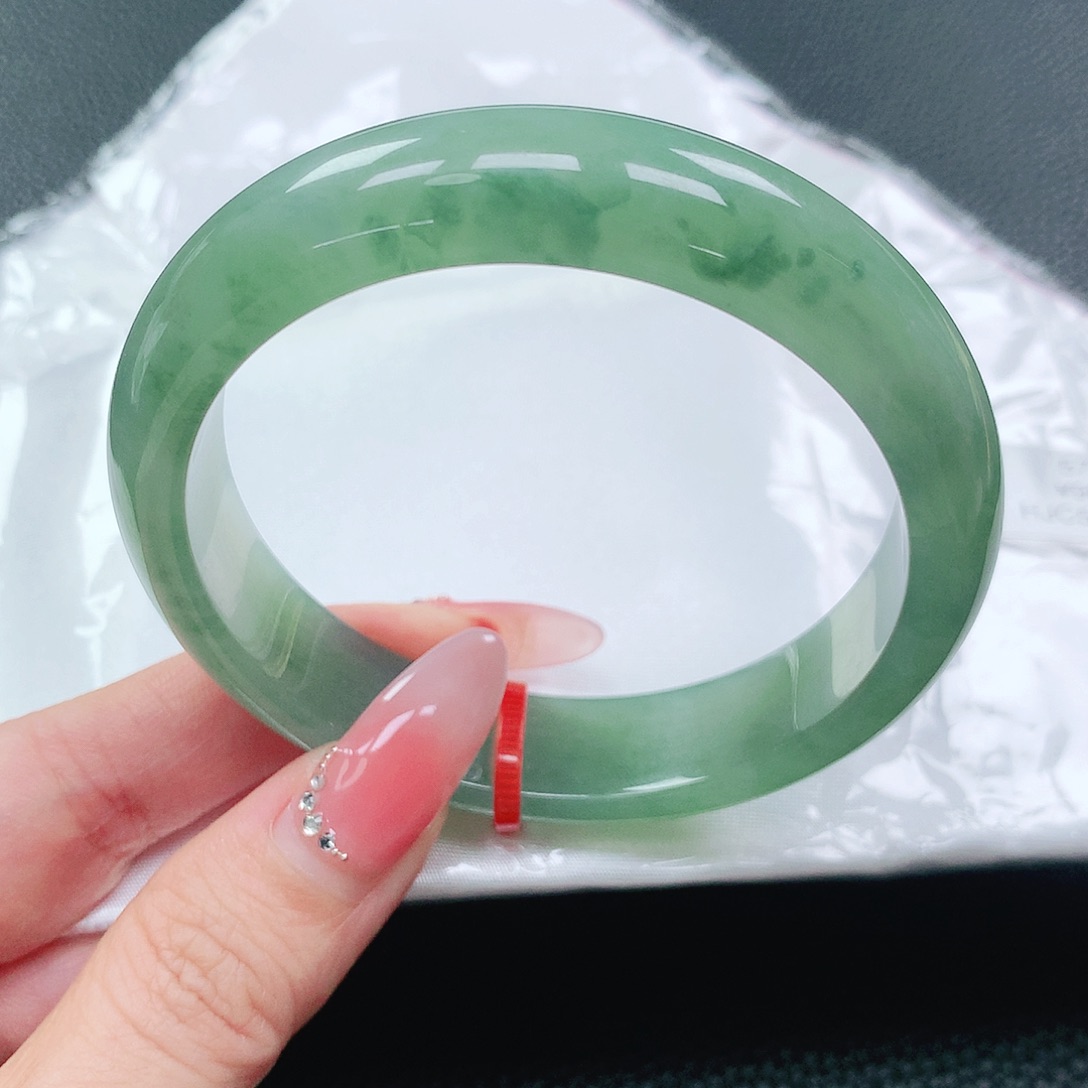 翡翠手镯未镶嵌57圈