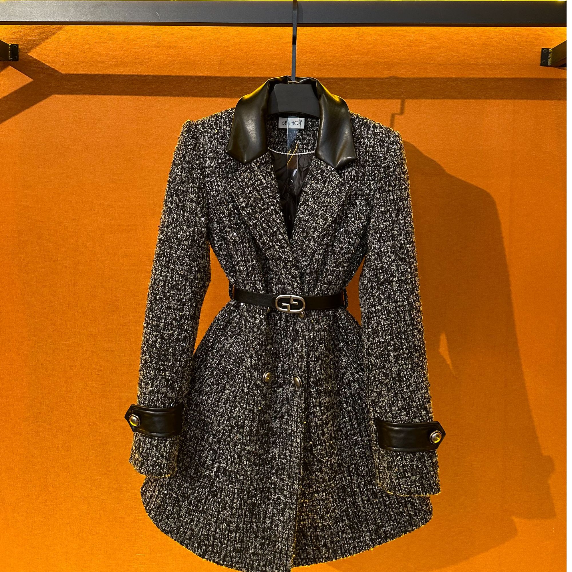 品牌BH-2024冬季新款时尚气质中长款大衣BHK1215