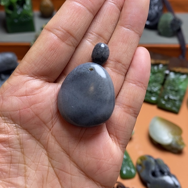 和田玉颈饰未镶嵌