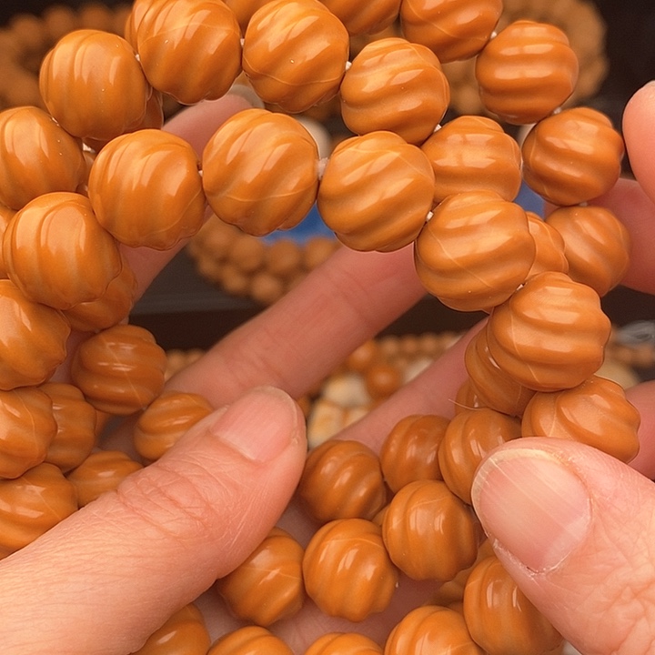 手串文玩核桃泛油