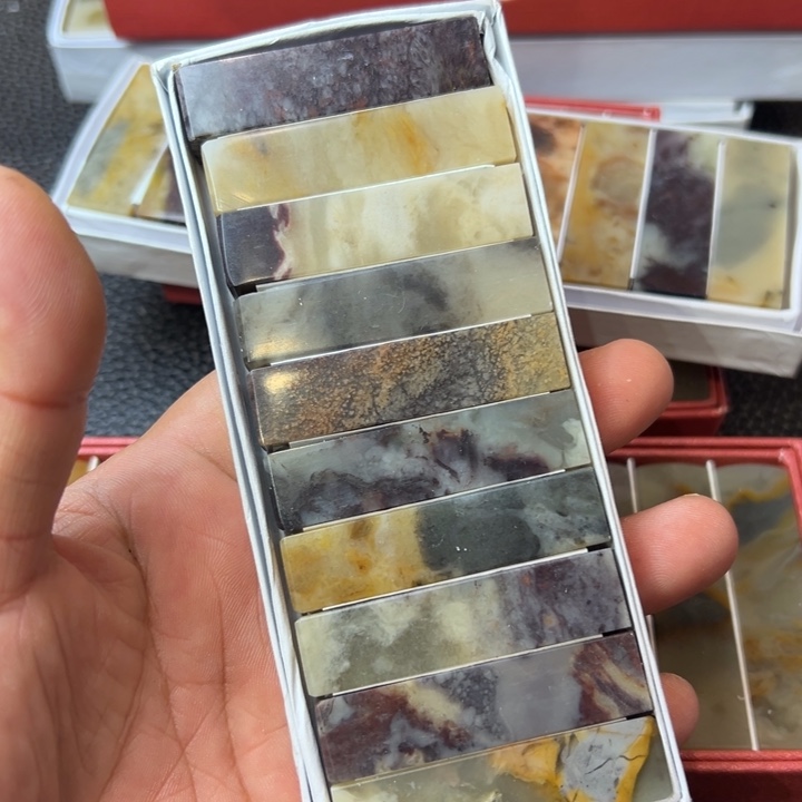 放***川伊犁石印石1.2*5.0素章一盒