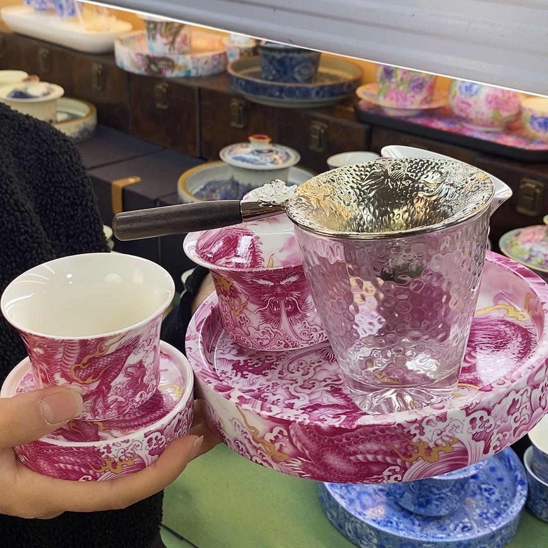 盖碗里的水煮开后放入