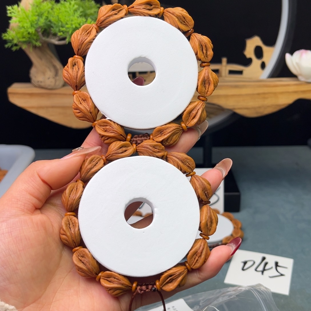 桃核手串眉****心生命之源