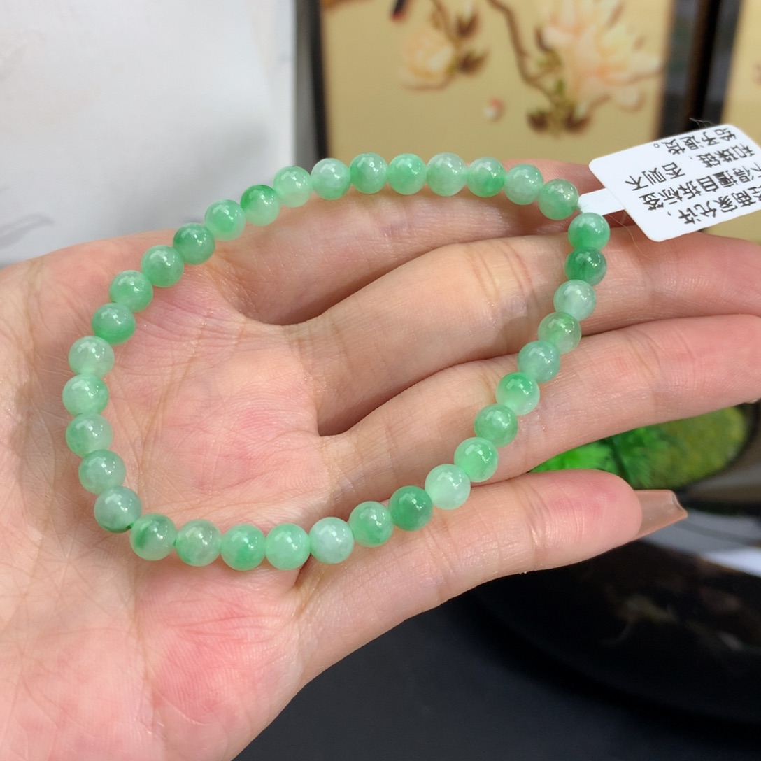 未镶嵌手链翡翠卡4.9胶润飘阳绿花手串