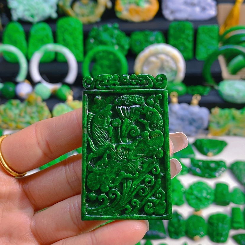 【闪购商品】翡翠颈饰未镶嵌鱼戏荷花