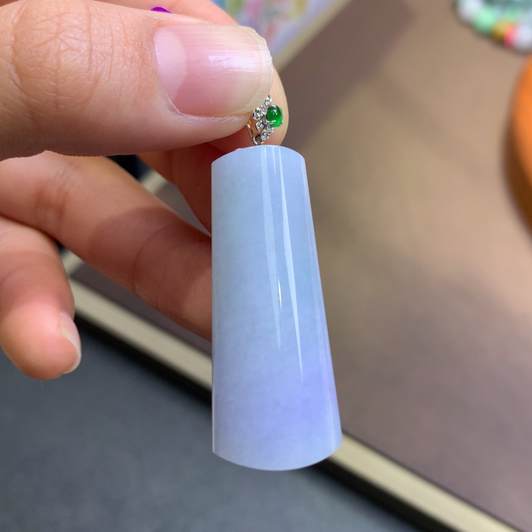 翡翠18K金镶嵌颈饰翡翠